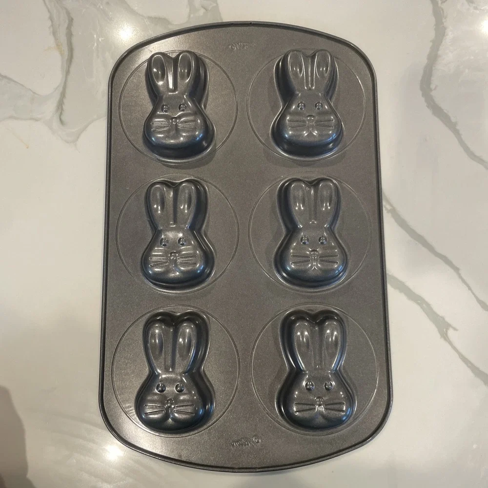 Wilton Easter Bunny Rabbit 6 Cavity‎ Cake Mold Mini Muffin Baking Pan Treat Tin
